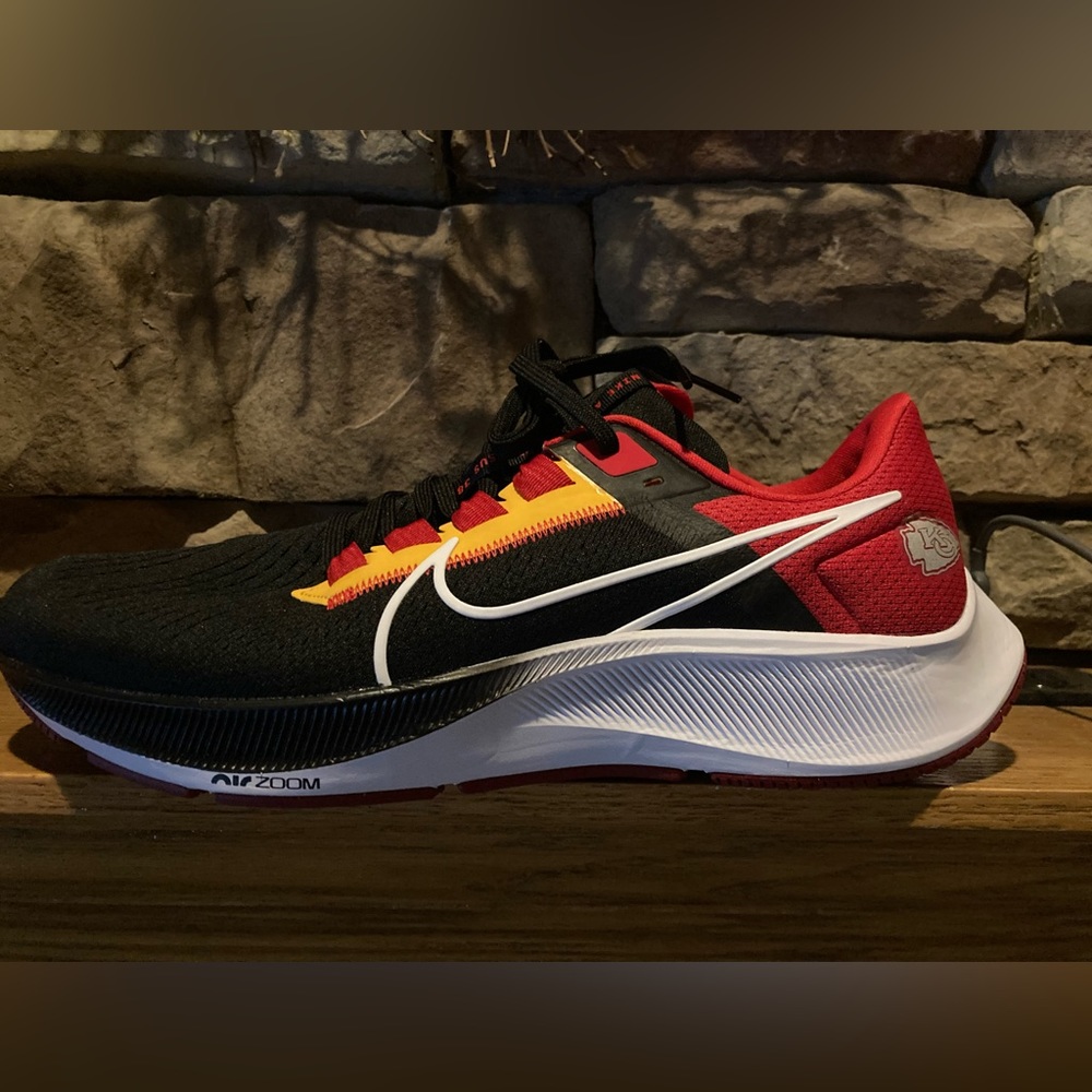 Nike Mens Air Zoom Pegasus 38 Shoes Kansas City Chiefs DJ0818-001 Black 12.5